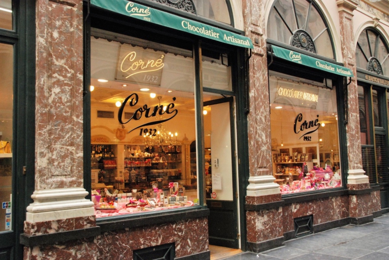 vente-COLOMARS-min_chocolate_chocolaterie_shop_luxury_chic_gallery_brussels_belgium-558146