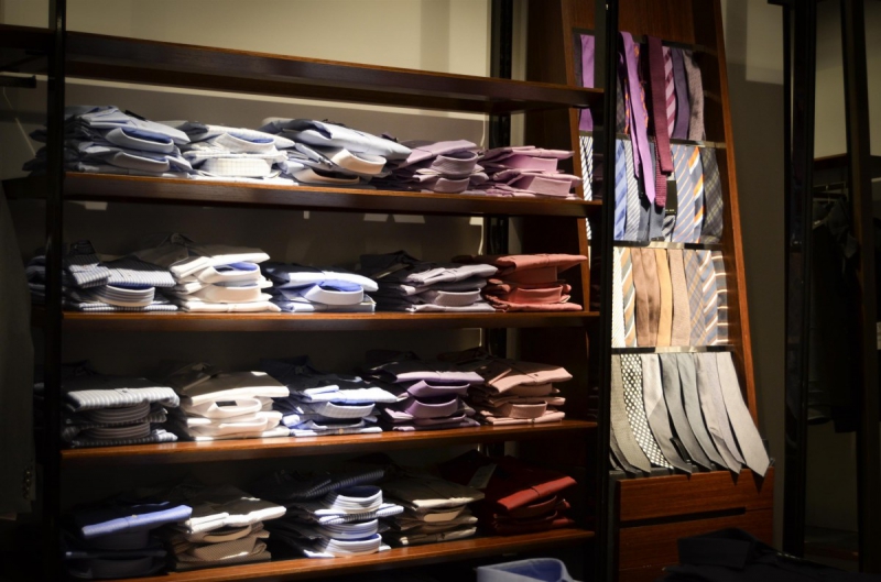 vente-COLOMARS-min_shirts_exhibition_shop_shopping_shelf_buy_business_clothing-940715